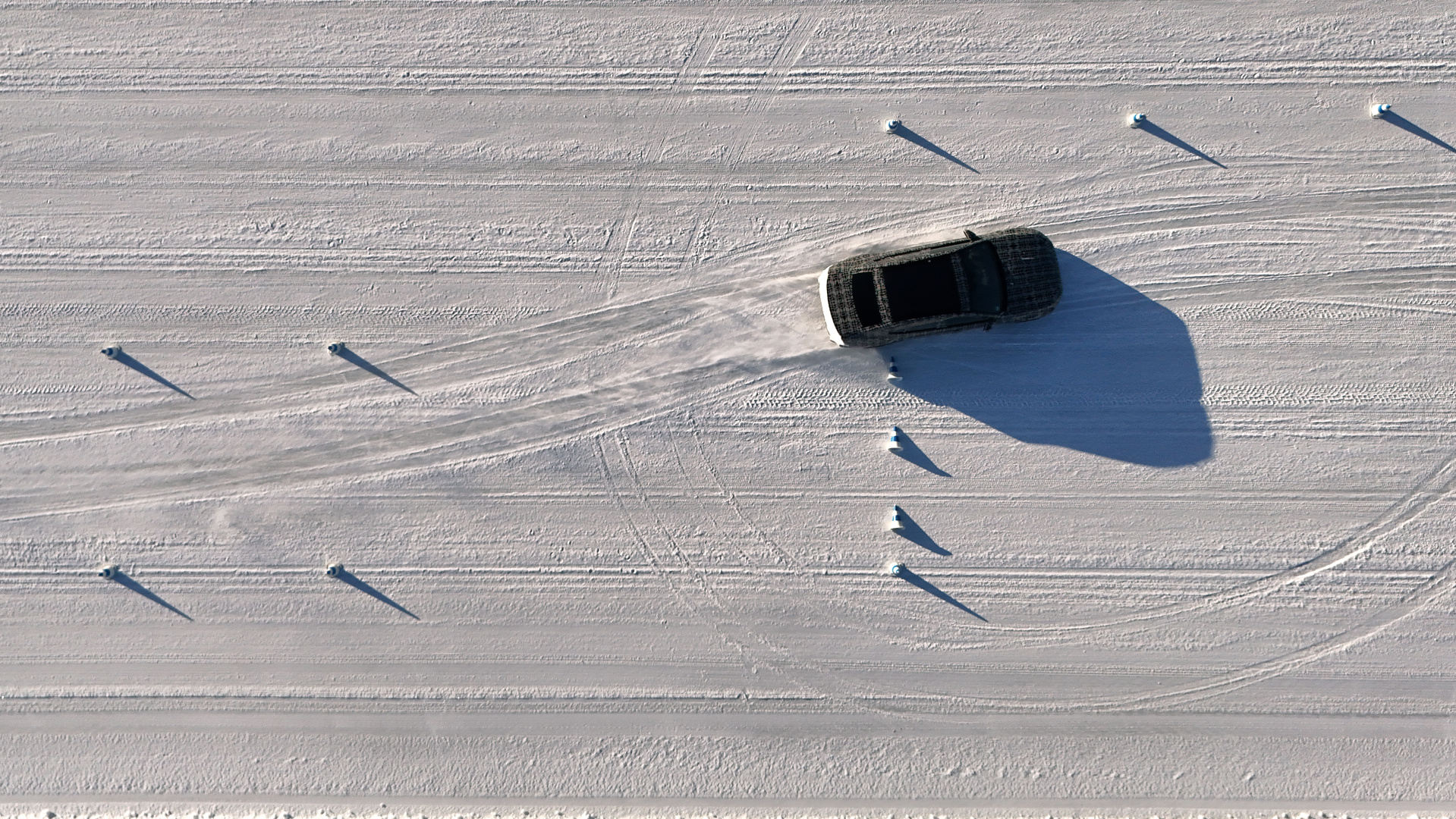 SMALL_P90631135_highRes